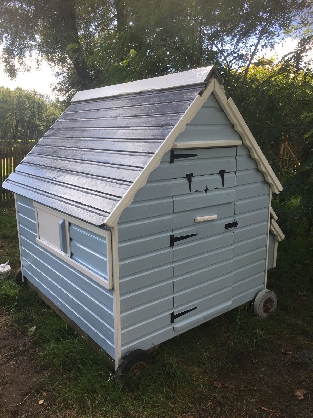 wooden kennel refurbishment